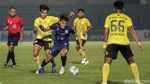 Arema FC Kalahkan Barito Putera 2-1