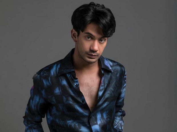 Artis Reza Rahardian pernah meniti karier sebagai seorang guru/Foto: Instagram.com/Officialpilarez