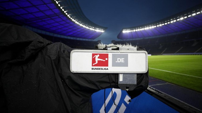 BERLIN, GERMANY - JANUARY 23: The Bundesliga logo is seen on a TV camera inside the stadium prior to the Bundesliga match between Hertha BSC and SV Werder Bremen at Olympiastadion on January 23, 2021 in Berlin, Germany. Sporting stadiums around Germany remain under strict restrictions due to the Coronavirus Pandemic as Government social distancing laws prohibit fans inside venues resulting in games being played behind closed doors. (Photo by Maja Hitij/Getty Images)