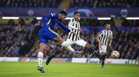 James melepas sepakan keras yang bersarang ke pojok kanan gawang Juventus di menit ke-55. AP Photo/Matt Dunham.