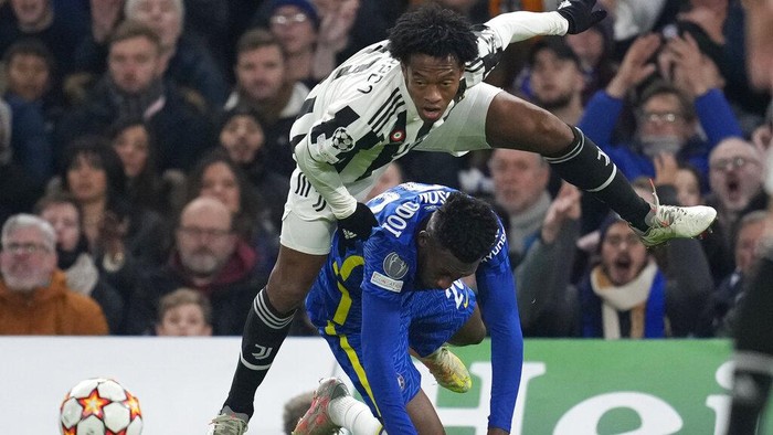 Chelsea Hajar Juventus di Stamford Bridge Chelsea mengalahkan Juventus dengan skor 4-0 di Stamford Bridge. Hasil ini membawa The Blues mengamankan tiket ke 16 besar Liga Champions.