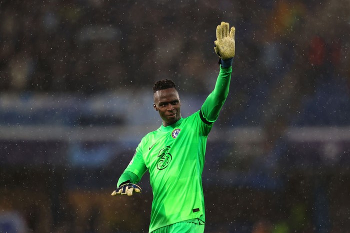 LONDON, ENGLAND - OCTOBER 20: Edouard Mendy of Chelsea waves to the crowd at full-time after the UEFA Champions League group H match between Chelsea FC and Malmo FF at Stamford Bridge on October 20, 2021 in London, England. (Photo by Catherine Ivill/Getty Images)