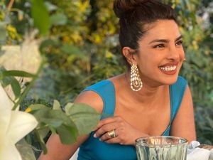 Doyan Es Krim, Priyanka Chopra Nikmati Es Krim Kale untuk Makan Siang Doyan Es Krim, Priyanka Chopra Nikmati Es Krim Kale untuk Makan Siang