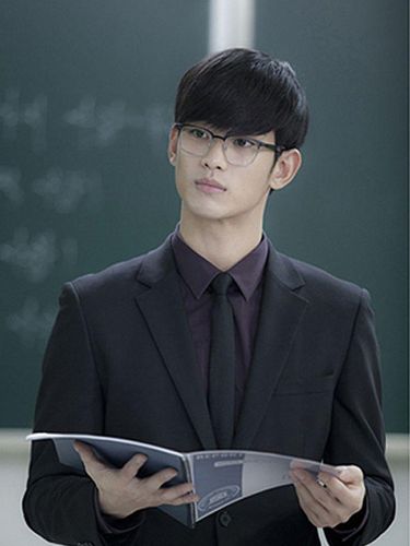 Kim Soo Hyun sebagai profesor di My Love From The Star