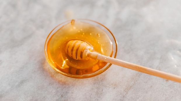Madu dijadikan sebagai obat batuh anak