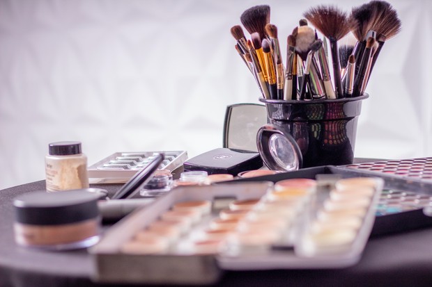 Rajin bersihkan alat makeup/Foto: Pexels.com/Anderson Guerra jerawat