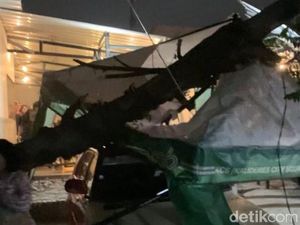 3 Fakta Siklon Tropis Paddy Biang Kerok Angin Kencang Jakarta 3 Fakta Siklon Tropis Paddy Biang Kerok Angin Kencang Jakarta