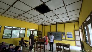 Siswa SD di Sragen Belajar di Musala Imbas Ruang Kelas Nyaris Ambruk