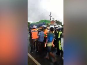 Heboh! Sopir Truk Ribut dengan Rombongan Moge di Batang Jateng