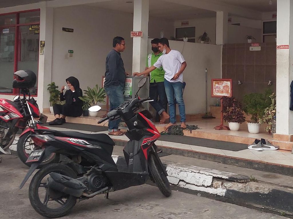 Relawan Erick Thohir Dukung Toilet SPBU Gratis: Sebuah Perubahan Relawan Erick Thohir Dukung Toilet SPBU Gratis: Sebuah Perubahan
