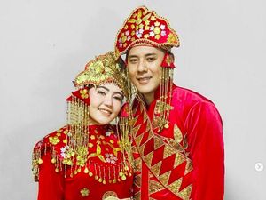 Via Vallen dan Pacar Pakai Baju Adat, Auto Diminta Nikah Via Vallen dan Pacar Pakai Baju Adat, Auto Diminta Nikah