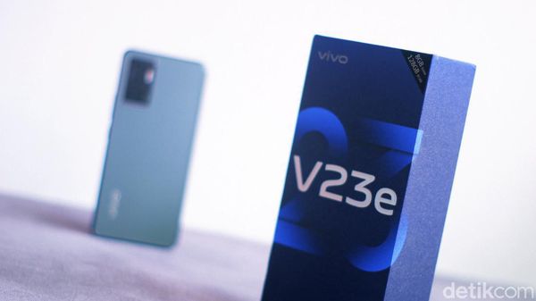 Unboxing Vivo V23e, Punya Kamera Depan 50 MP