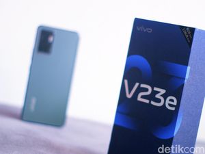 Unboxing Vivo V23e, Punya Kamera Depan 50 MP