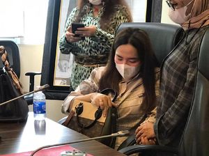 Outfit Mewah Anggiat Pasaribu Jadi Sorotan, Ini Kata Pihak Keluarga Outfit Mewah Anggiat Pasaribu Jadi Sorotan, Ini Kata Pihak Keluarga