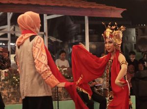 Keren! Gandrung Banyuwangi dan Gandrung Lombok Berkolaborasi Keren! Gandrung Banyuwangi dan Gandrung Lombok Berkolaborasi