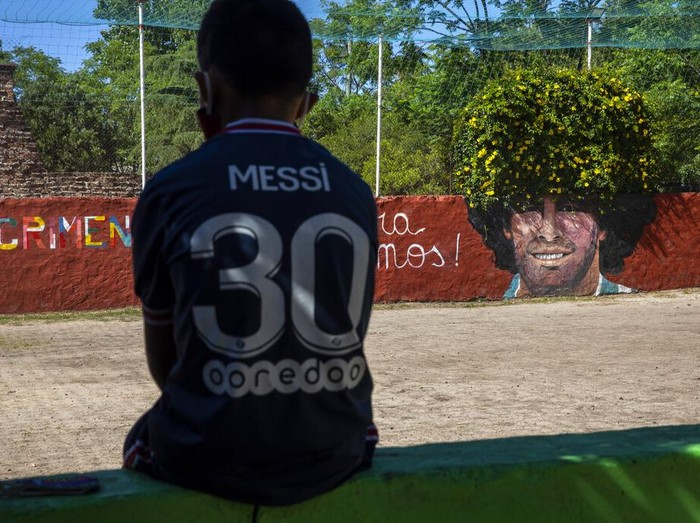 Hari ini setahun lalu, atau tepatnya pada 25 November 2020, Diego Maradona meninggal dunia dalam usia 60 tahun karena serangan jantung. (AP Photo/Rodrigo Abd)