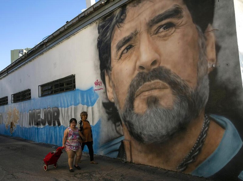 Hari ini setahun lalu, atau tepatnya pada 25 November 2020, Diego Maradona meninggal dunia dalam usia 60 tahun karena serangan jantung. (AP Photo/Rodrigo Abd)