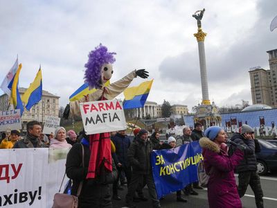 Corona Ngegas di Eropa, Warga Ukraina Demo Tolak Vaksin-Pembatasan