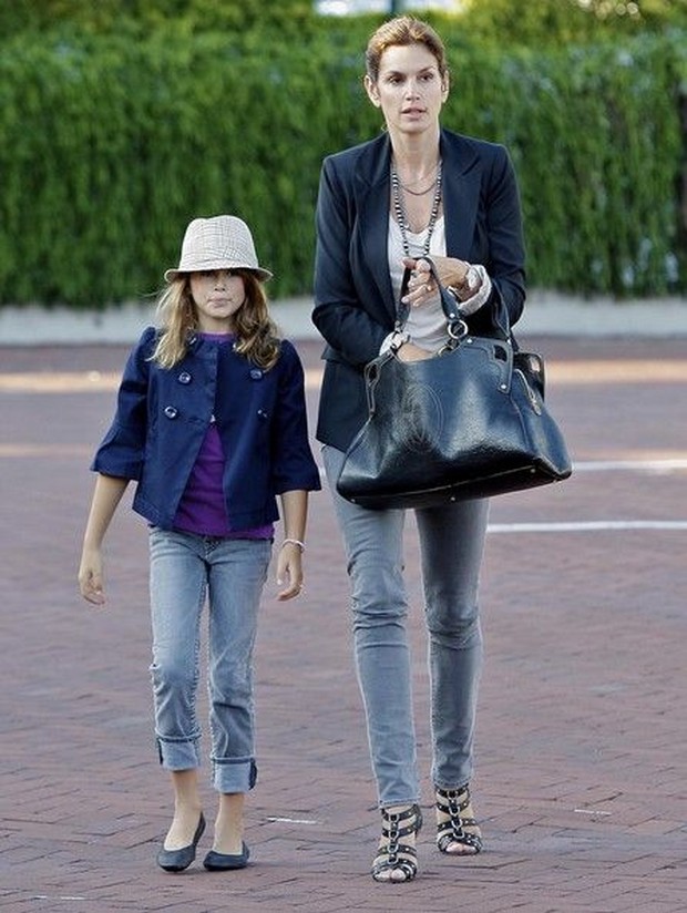 Kaia Gerber semasa kecil/