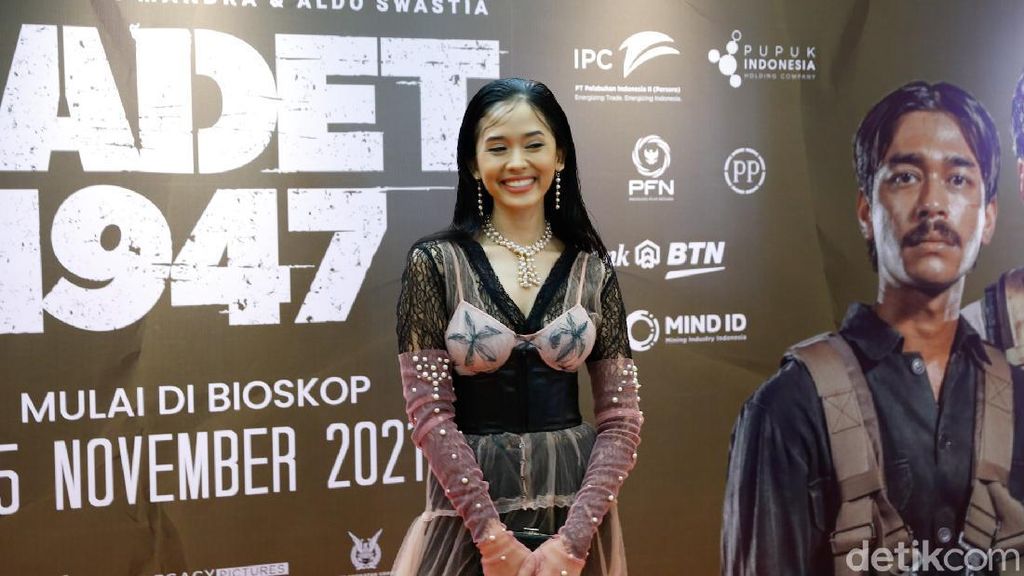 Givina, Adik Uus yang Kini Terjun di Dunia Seni Peran Givina, Adik Uus yang Kini Terjun di Dunia Seni Peran