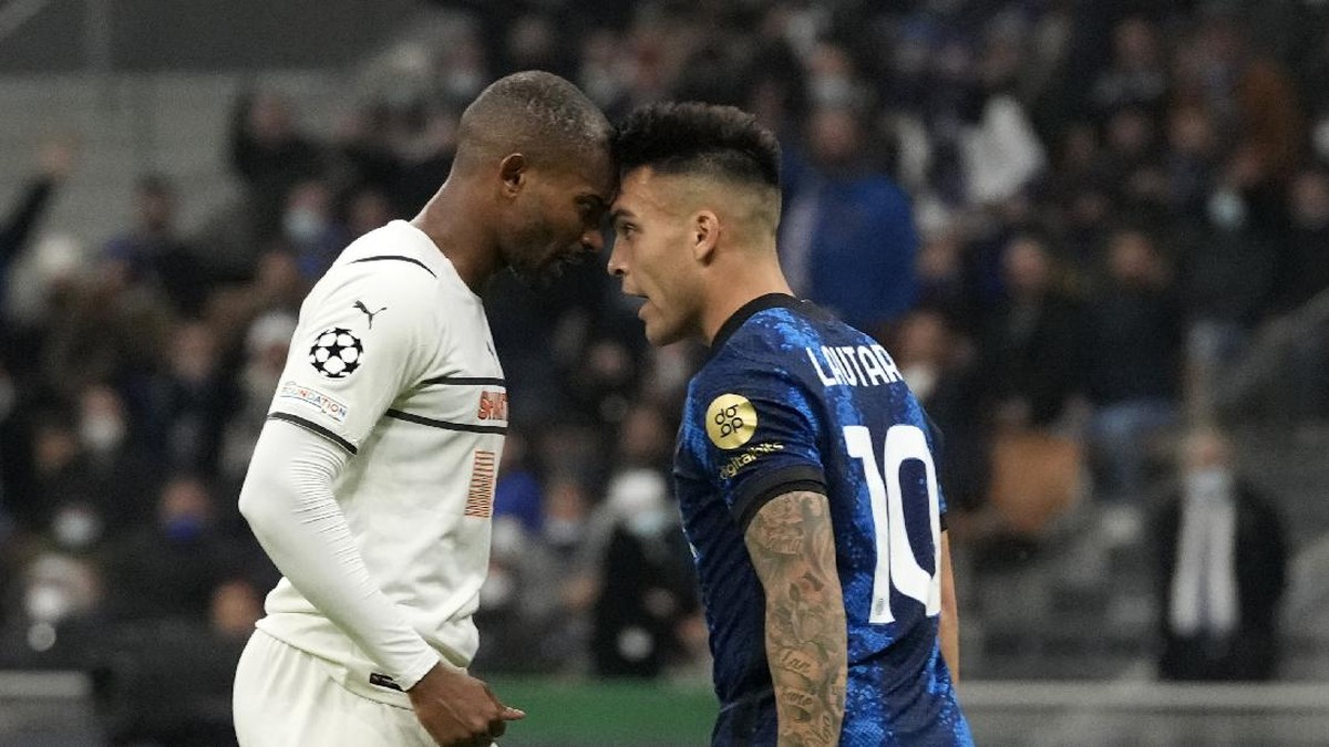 Inter vs Shakhtar masih tanpa gol di babak pertama. (Foto: AP/Luca Bruno)