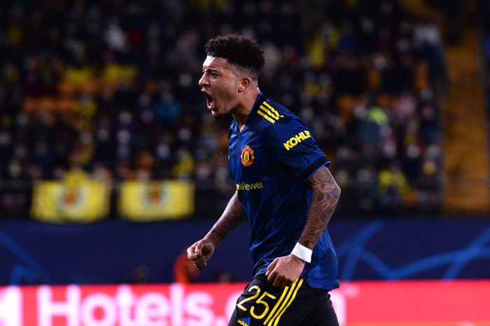 VILLARREAL, SPAIN - NOVEMBER 23: Jadon Sancho of Manchester United celebrates after scoring their sides second goal during the UEFA Champions League group F match between Villarreal CF and Manchester United at Estadio de la Ceramica on November 23, 2021 in Villarreal, Spain. (Photo by Aitor Alcalde/Getty Images)