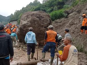 Tebing 50 Meter di Magetan Longsor Timpa Rumah, Early Warning System Tak Bunyi