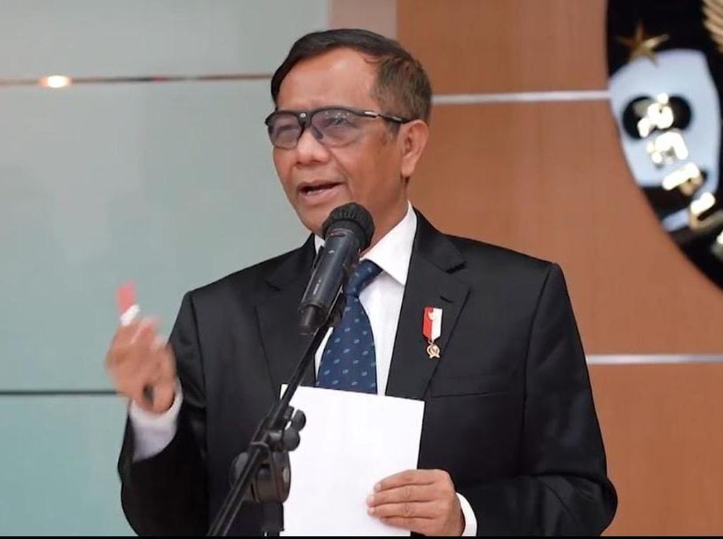 Cerita Mahfud soal Jokowi End Game Tahun Lalu: Cuma Ramai di Medsos Cerita Mahfud soal Jokowi End Game Tahun Lalu: Cuma Ramai di Medsos