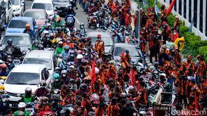 Massa Pemuda Pancasila Geruduk Gedung DPR, Lalin Tersendat