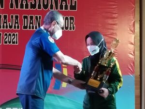 Kejurnas Angkat Besi Rampung, Windy Cantika Aisah Punya Pesaing Baru