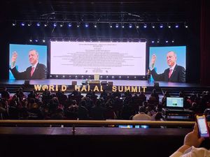 Keren, Produk Fashion Parepare dari Limbah Kerang Mejeng di Turki