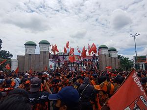 Ibunda Sebut Faisal Amir Mahasiswa Korban Demo 2019 Juga Ditangkap Bareng PP Ibunda Sebut Faisal Amir Mahasiswa Korban Demo 2019 Juga Ditangkap Bareng PP