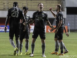 Jadwal Persib Vs Persebaya : Ujian Lini Belakang Maung Bandung