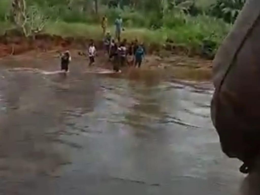 1 Keluarga di Sultra Tenggelam Saat Seberangi Sungai Ditemukan, 4 Tewas