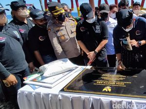 Sambangi Desa Wisata di Bulukumba, Sandiaga Janji Wujudkan Bandara