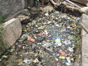 detikcom Do Your Magic: Tolong! Sampah Masih Sumbat Got di Jati Rahayu Bekasi detikcom Do Your Magic: Tolong! Sampah Masih Sumbat Got di Jati Rahayu Bekasi
