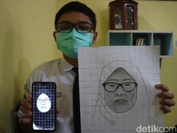 Hari Guru Nasional, Siswa SMPN 1 Kudus Gambar Wajah Wali Kelas