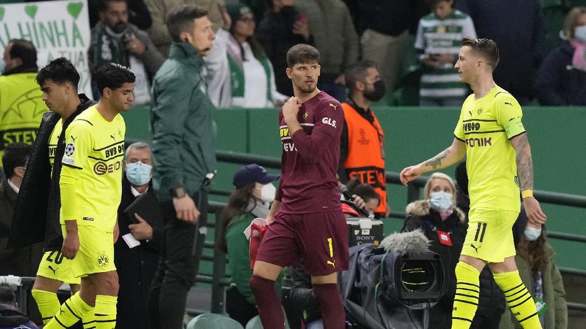Borussia Dortmund gagal ke 16 besar Liga Champions (AP/Armando Franca)