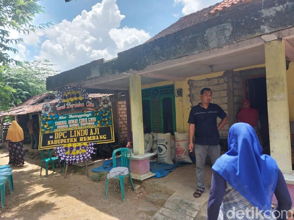 Curahan Hati Keluarga Korban Tewas Bentrok Ormas di Karawang Curahan Hati Keluarga Korban Tewas Bentrok Ormas di Karawang