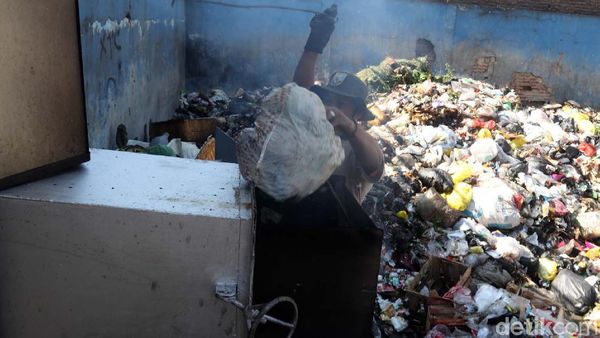 TPS Pasar Ciwastra Bandung Dilengkapi Incenerator