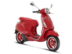 Motor Listrik Vespa Serba Merah buat Perangi AIDS dan COVID Motor Listrik Vespa Serba Merah buat Perangi AIDS dan COVID