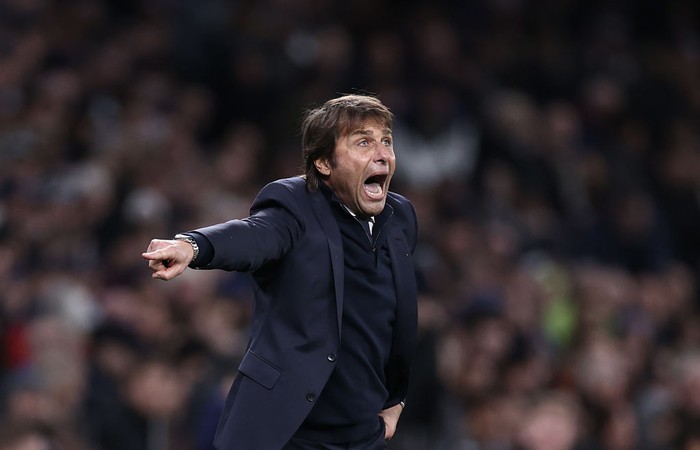 LONDON, ENGLAND - NOVEMBER 21: Antonio Conte, Manager of Tottenham Hotspur reacts during the Premier League match between Tottenham Hotspur and Leeds United at Tottenham Hotspur Stadium on November 21, 2021 in London, England. (Photo by Ryan Pierse/Getty Images)