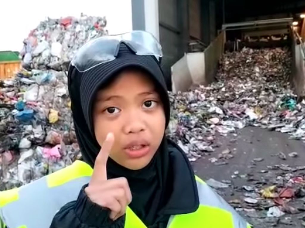Mendunia! Aeshnina Gadis Cilik Asal Gresik Pahlawan Sampah Plastik