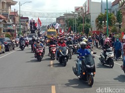 Massa Buruh Gelar Aksi, Lalu Lintas Kawasan Alun-alun Jepara Dialihkan