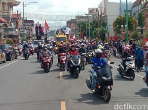 Massa Buruh Gelar Aksi, Lalu Lintas Kawasan Alun-alun Jepara Dialihkan Massa Buruh Gelar Aksi, Lalu Lintas Kawasan Alun-alun Jepara Dialihkan