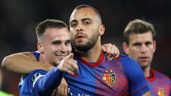 BASEL, SWITZERLAND - SEPTEMBER 30: Arthur Cabral of FC Basel celebrates with team mate Liam Millar after scoring their sides first goal during the UEFA Europa Conference League group H match between FC Basel and FK Kairat at St Jakob-Park on September 30, 2021 in Basel, Switzerland. (Photo by Alex Grimm/Getty Images)