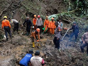 Pencarian Korban Longsor di Gianyar Bali Terus Dilakukan