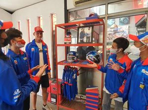 Mas Bo Tak Sabar Jalani Balapan Moto2 di Sirkuit Mandalika Mas Bo Tak Sabar Jalani Balapan Moto2 di Sirkuit Mandalika