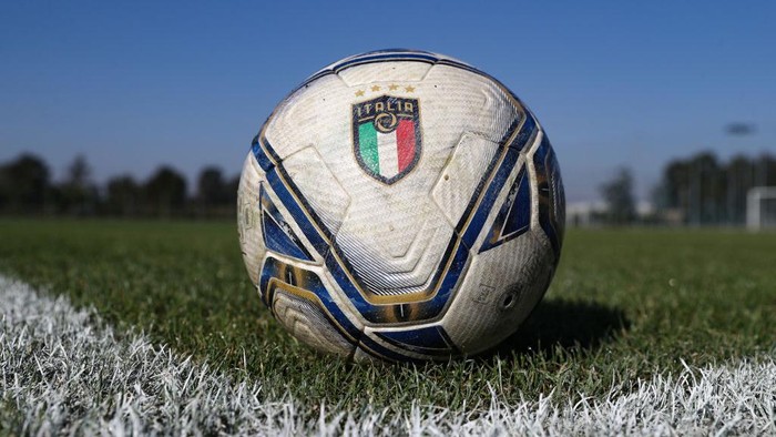 NOVARA, ITALY - OCTOBER 11: An Official Puma Italy FIGC matchball during the Italy U21 training session at Novarello Training Center on October 11, 2021 in Novara, Italy. (Photo by Jonathan Moscrop/Getty Images)