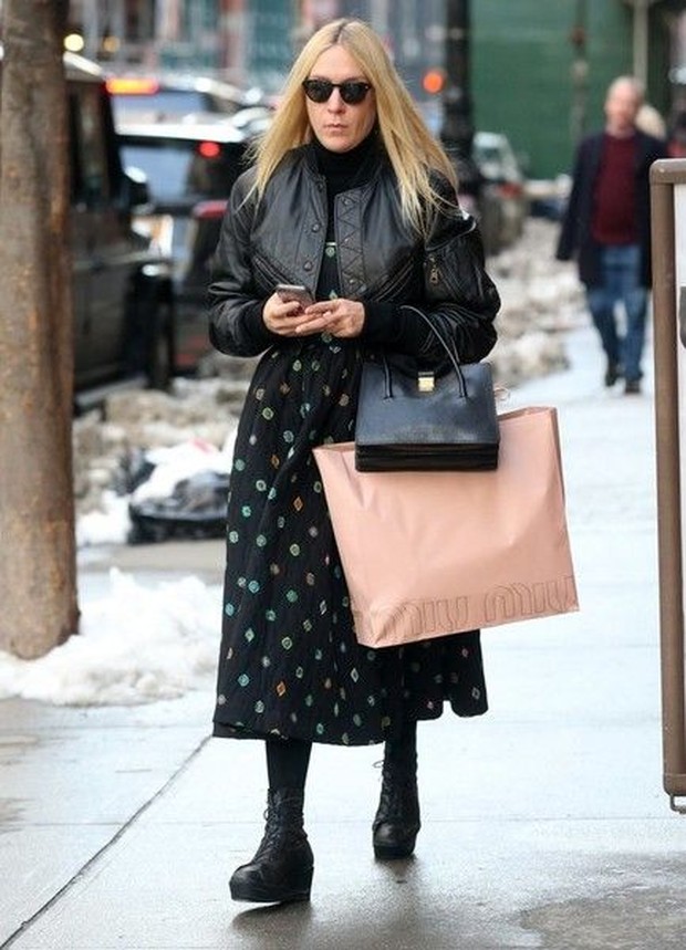 All-black look Chloe Sevigny/